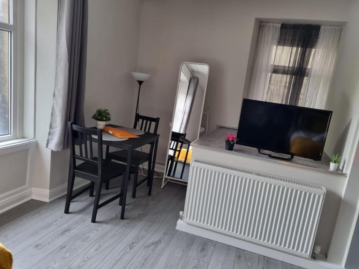 Grey Stone Studio Apartments 哈利法克斯 外观 照片